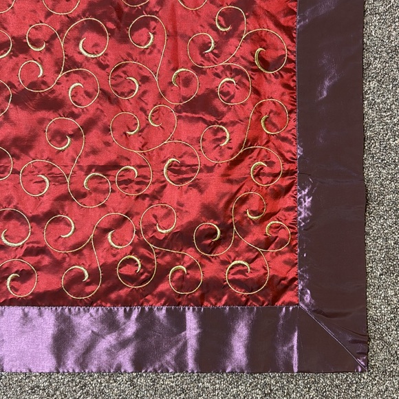 JLD Table Cloth - Picture 2 of 4